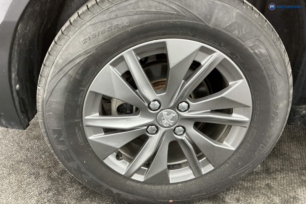 Peugeot 2008 Active Premium-Plus Automatic Electric SUV - Stock Number (1654409) - 33rd supplementary image