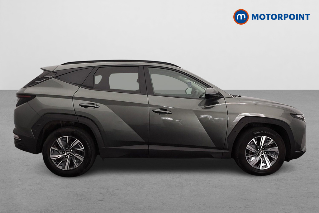 Hyundai Tucson Se Connect Manual Petrol SUV - Stock Number (1654666) - Drivers side