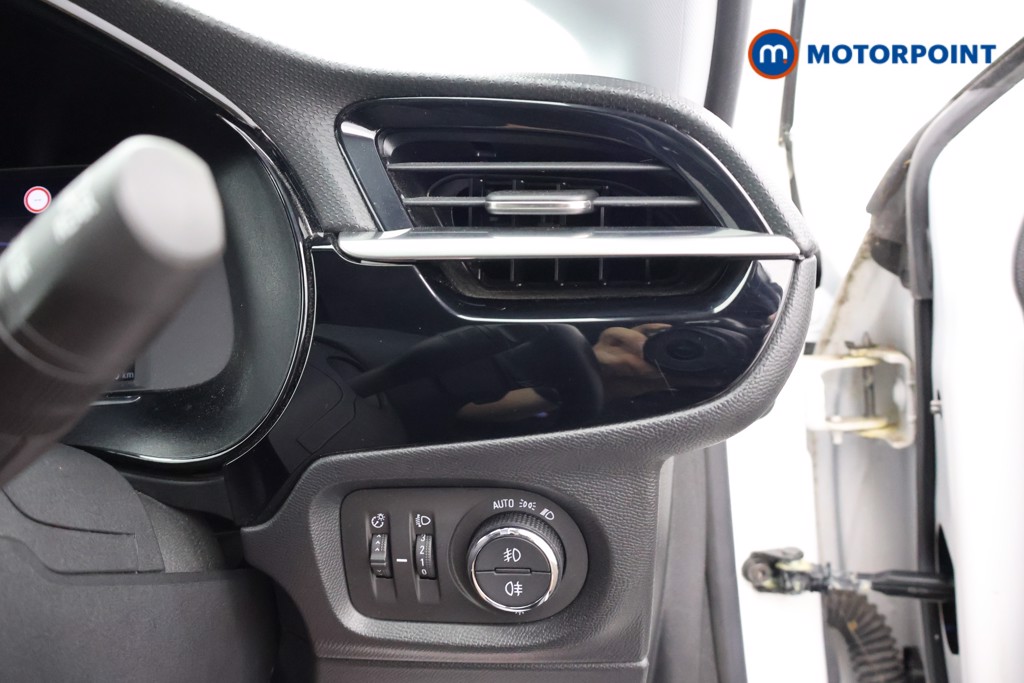 Vauxhall Corsa Elite Nav Premium Automatic Petrol Hatchback - Stock Number (1654843) - 7th supplementary image