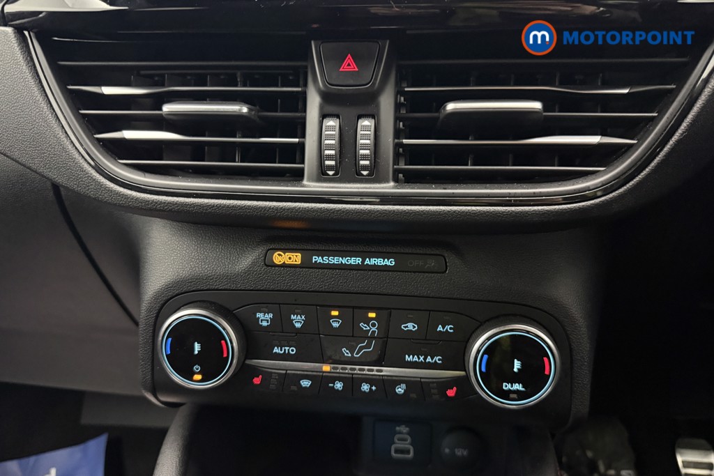 Ford Kuga Black Package Edition Manual Petrol SUV - Stock Number (1657016) - 10th supplementary image