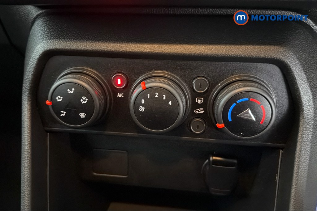 Dacia Sandero Essential Manual Petrol Hatchback - Stock Number (1657019) - 12th supplementary image