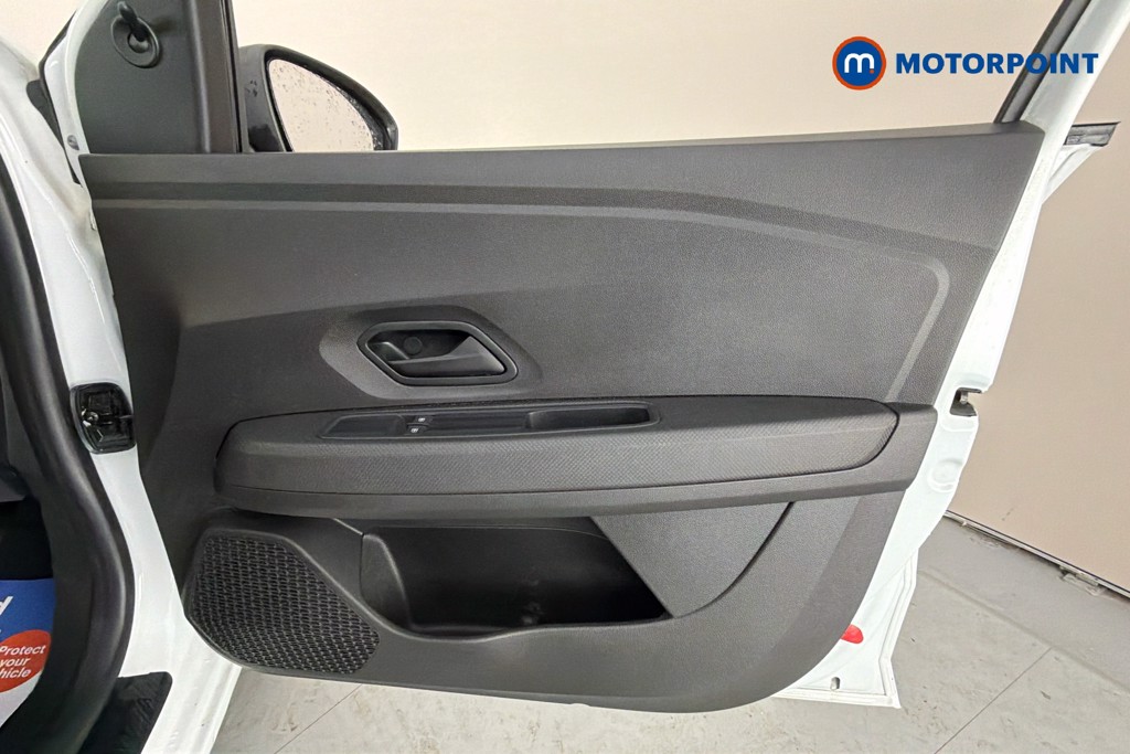 Dacia Sandero Essential Manual Petrol Hatchback - Stock Number (1657019) - 19th supplementary image