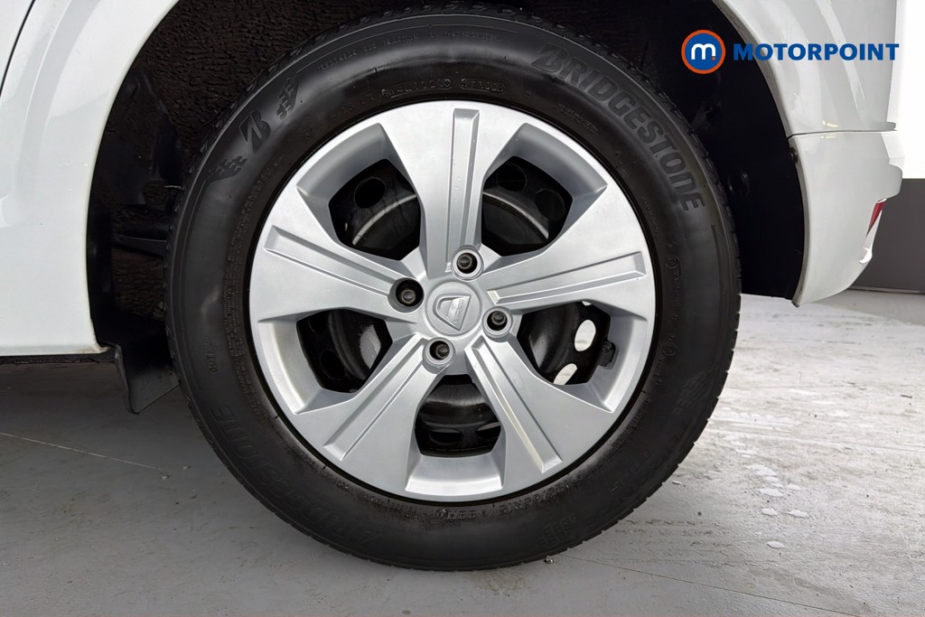 Dacia Sandero Essential Manual Petrol Hatchback - Stock Number (1657019) - 48th supplementary image