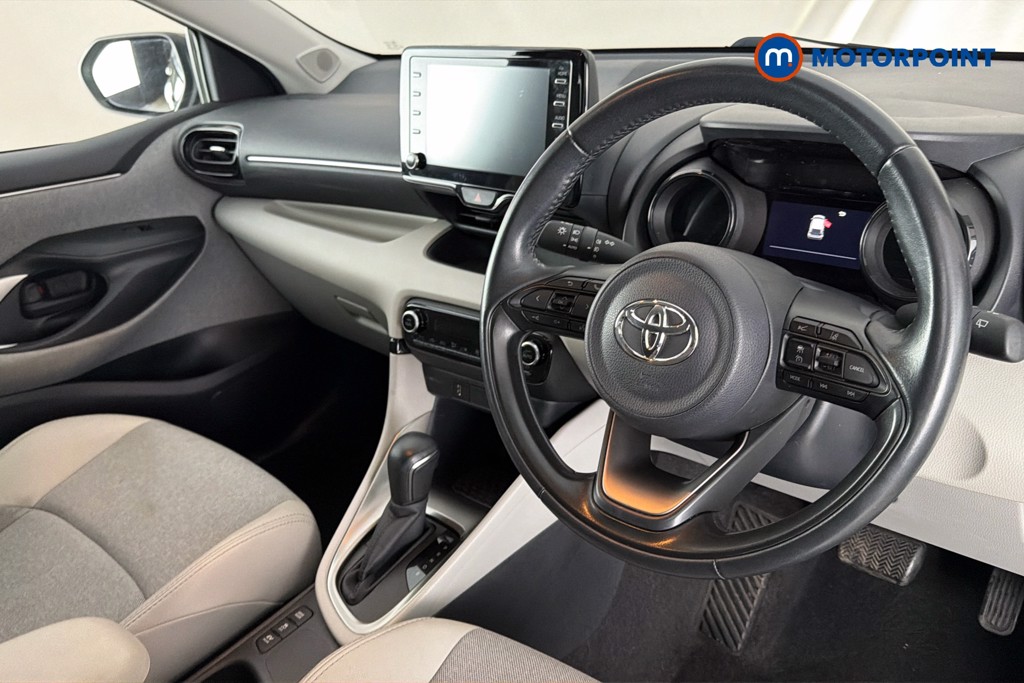 Toyota Yaris Excel Automatic Petrol-Electric Hybrid Hatchback - Stock Number (1658360) - 2nd supplementary image