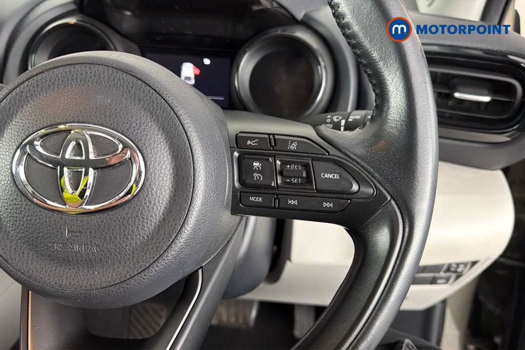 Toyota Yaris Excel Automatic Petrol-Electric Hybrid Hatchback - Stock Number (1658360) - 4th supplementary image