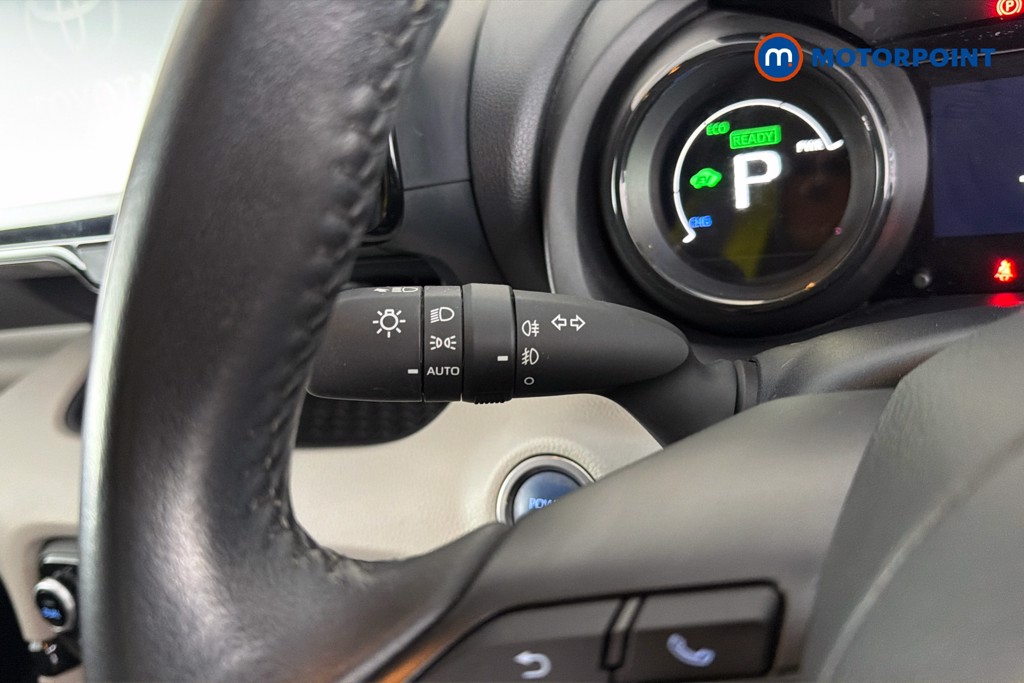 Toyota Yaris Excel Automatic Petrol-Electric Hybrid Hatchback - Stock Number (1658360) - 6th supplementary image