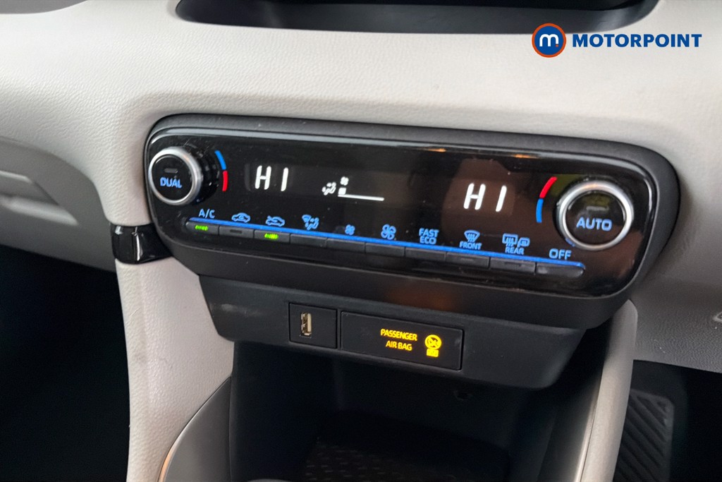 Toyota Yaris Excel Automatic Petrol-Electric Hybrid Hatchback - Stock Number (1658360) - 11th supplementary image
