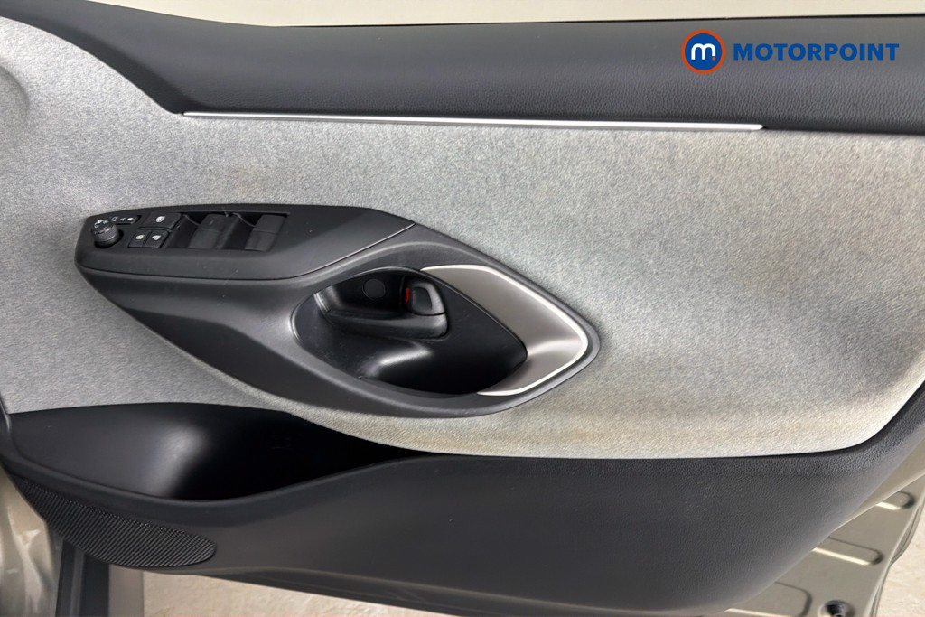 Toyota Yaris Excel Automatic Petrol-Electric Hybrid Hatchback - Stock Number (1658360) - 19th supplementary image