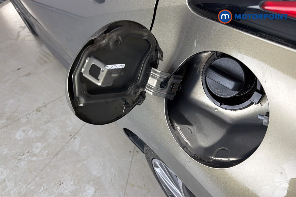 Toyota Yaris Excel Automatic Petrol-Electric Hybrid Hatchback - Stock Number (1658360) - 41st supplementary image