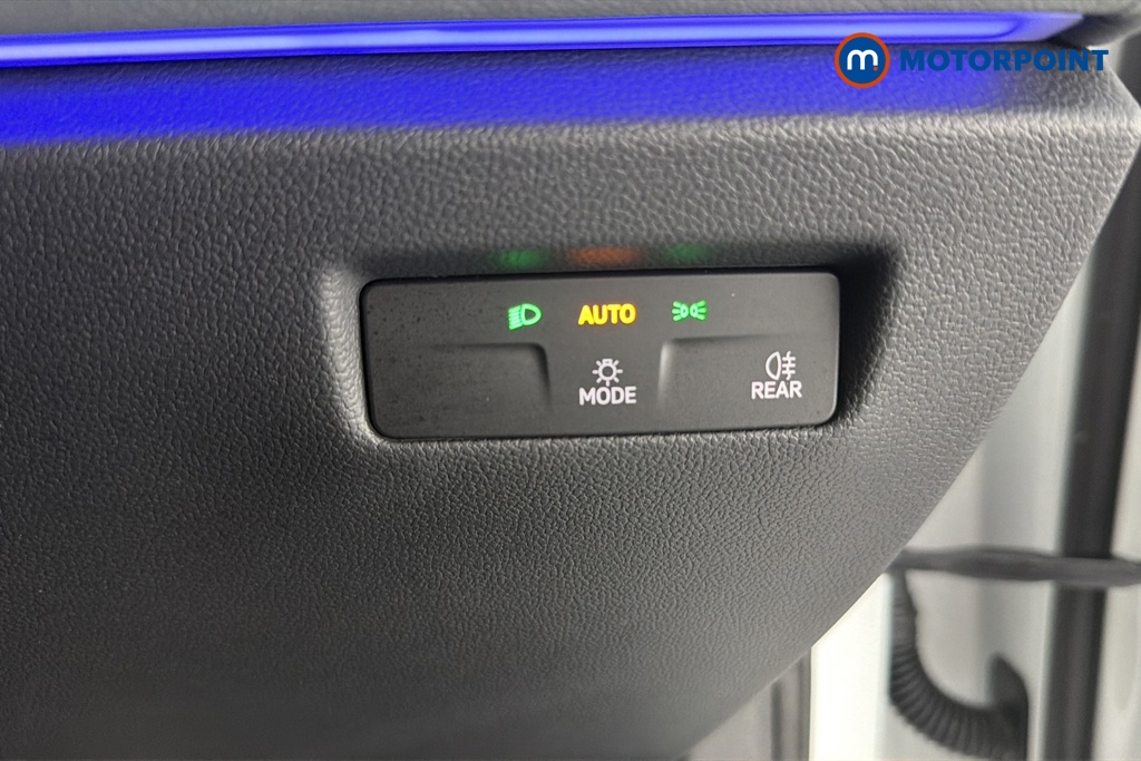 Volkswagen Passat Life Automatic Petrol Plug-In Hybrid Estate - Stock Number (1658411) - 11th supplementary image