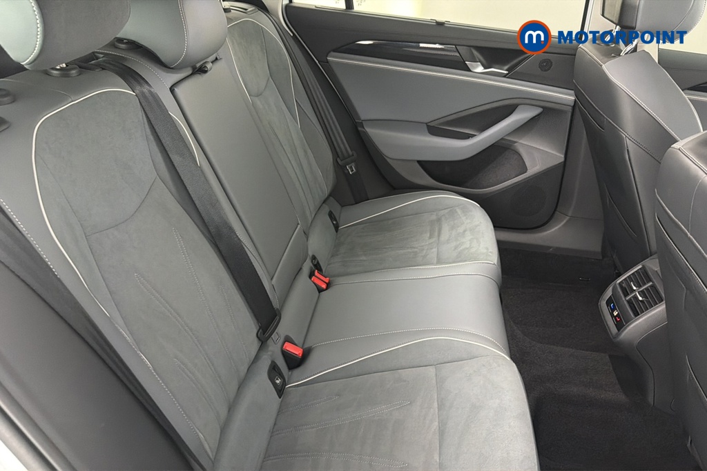 Volkswagen Passat Life Automatic Petrol Plug-In Hybrid Estate - Stock Number (1658411) - 25th supplementary image