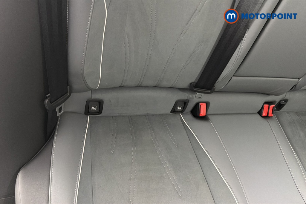 Volkswagen Passat Life Automatic Petrol Plug-In Hybrid Estate - Stock Number (1658411) - 27th supplementary image