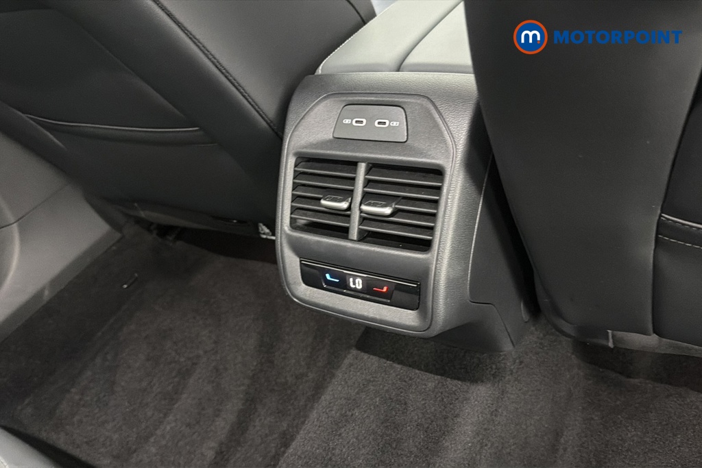 Volkswagen Passat Life Automatic Petrol Plug-In Hybrid Estate - Stock Number (1658411) - 28th supplementary image