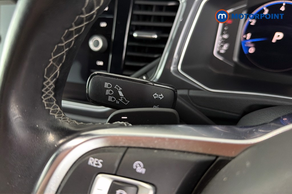 Volkswagen T-Roc R-Line Automatic Petrol SUV - Stock Number (1660144) - 6th supplementary image