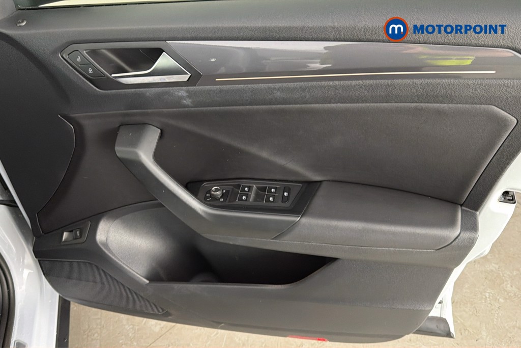 Volkswagen T-Roc R-Line Automatic Petrol SUV - Stock Number (1660144) - 19th supplementary image