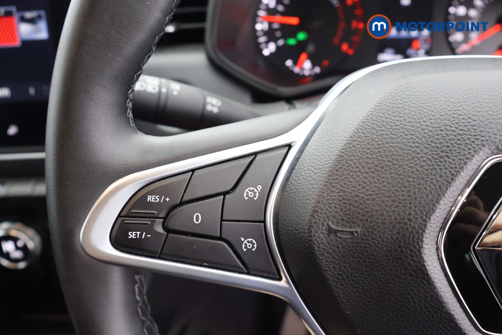 Renault Clio Iconic Manual Petrol Hatchback - Stock Number (1660706) - 2nd supplementary image