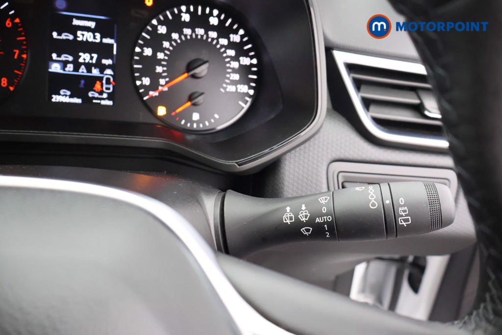 Renault Clio Iconic Manual Petrol Hatchback - Stock Number (1660706) - 6th supplementary image