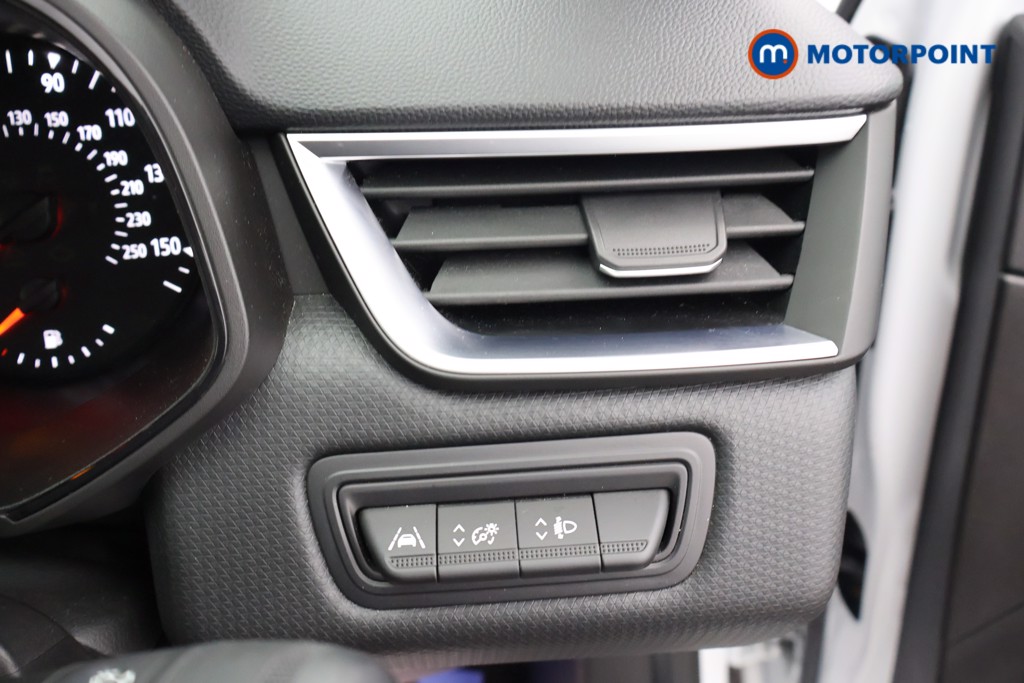 Renault Clio Iconic Manual Petrol Hatchback - Stock Number (1660706) - 7th supplementary image