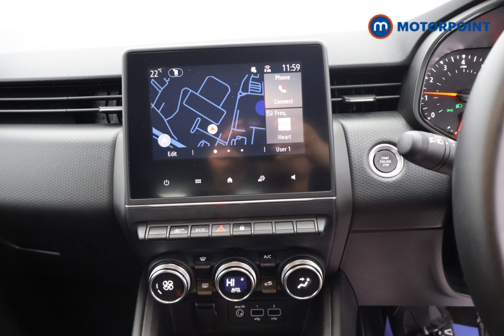 Renault Clio Iconic Manual Petrol Hatchback - Stock Number (1660706) - 9th supplementary image