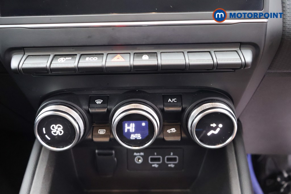 Renault Clio Iconic Manual Petrol Hatchback - Stock Number (1660706) - 10th supplementary image
