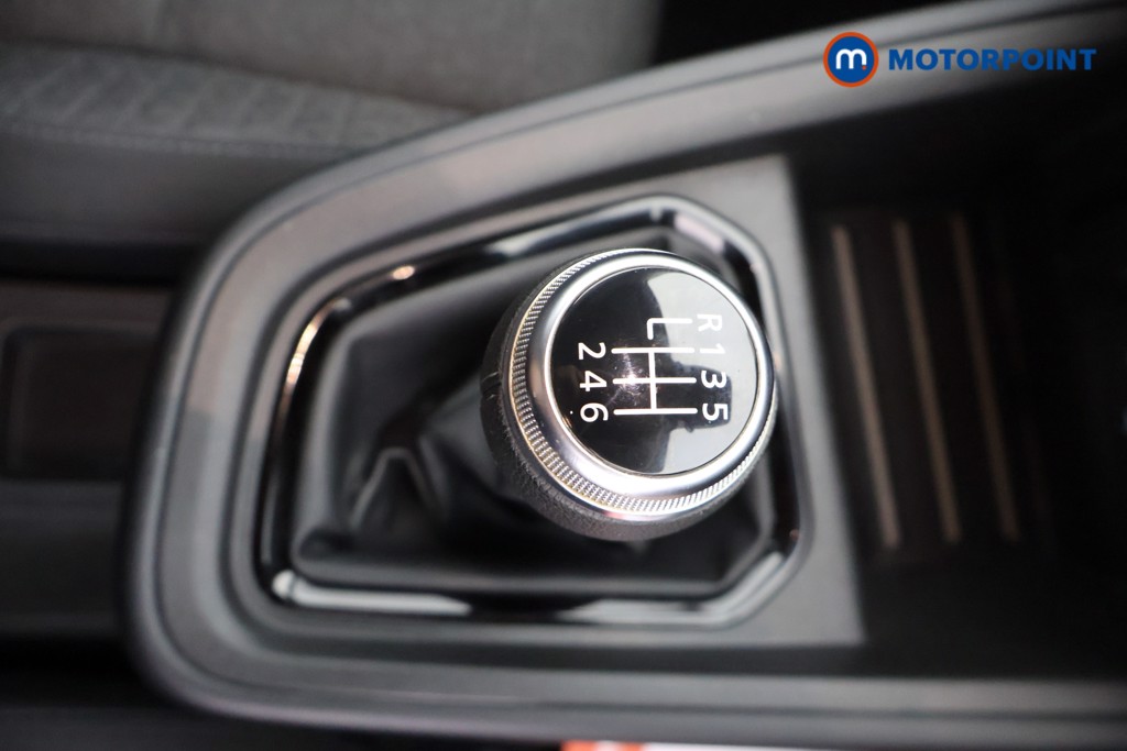 Renault Clio Iconic Manual Petrol Hatchback - Stock Number (1660706) - 11th supplementary image
