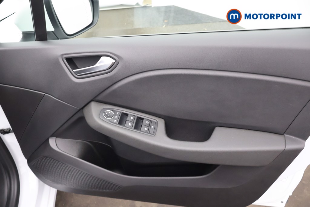Renault Clio Iconic Manual Petrol Hatchback - Stock Number (1660706) - 15th supplementary image