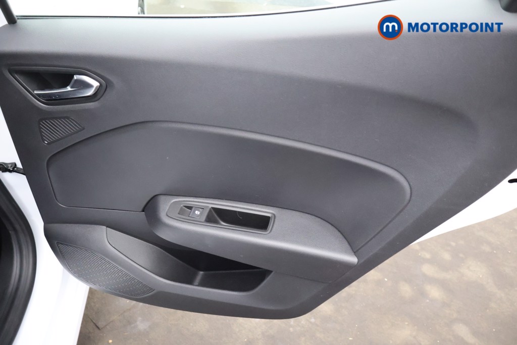 Renault Clio Iconic Manual Petrol Hatchback - Stock Number (1660706) - 20th supplementary image