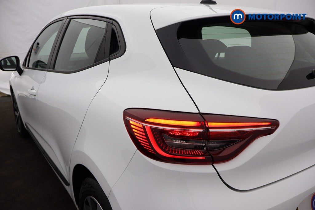 Renault Clio Iconic Manual Petrol Hatchback - Stock Number (1660706) - 27th supplementary image
