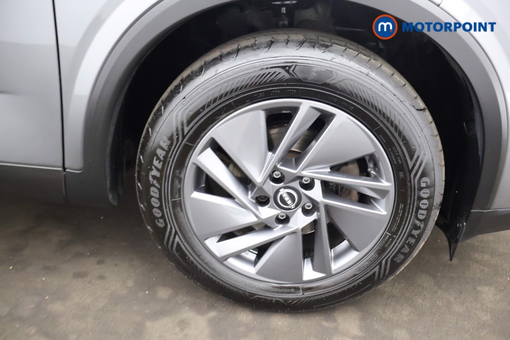 Nissan Qashqai Acenta Premium Manual Petrol SUV - Stock Number (1661601) - 32nd supplementary image
