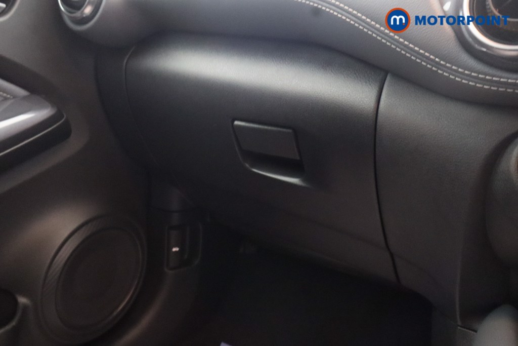 Nissan Juke Tekna Manual Petrol SUV - Stock Number (1661832) - 11th supplementary image