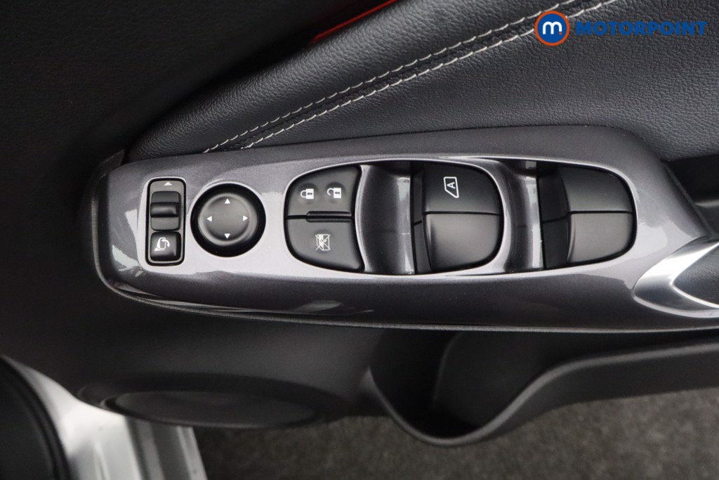 Nissan Juke Tekna Manual Petrol SUV - Stock Number (1661832) - 23rd supplementary image