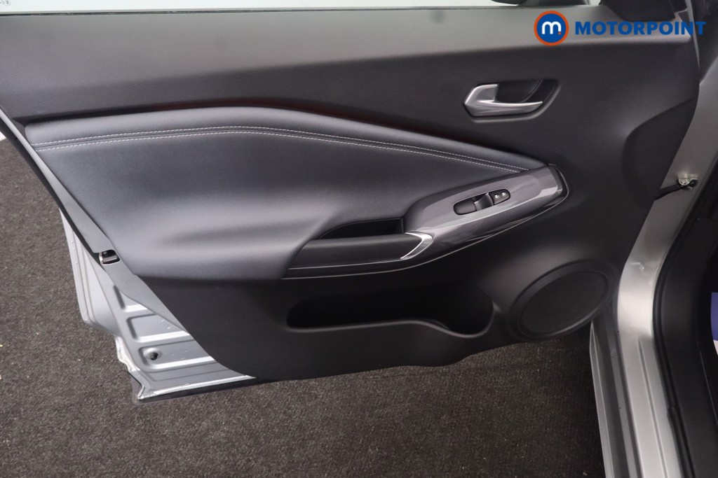 Nissan Juke Tekna Manual Petrol SUV - Stock Number (1661832) - 33rd supplementary image