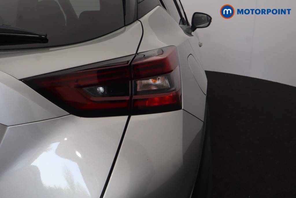 Nissan Juke Tekna Manual Petrol SUV - Stock Number (1661832) - 43rd supplementary image