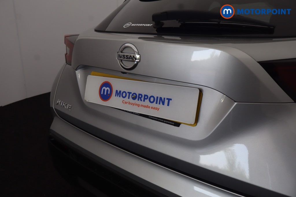 Nissan Juke Tekna Manual Petrol SUV - Stock Number (1661832) - 44th supplementary image