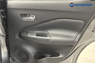 Nissan Juke N-Connecta Automatic Petrol SUV - Stock Number (1662712) - 993rd supplementary image