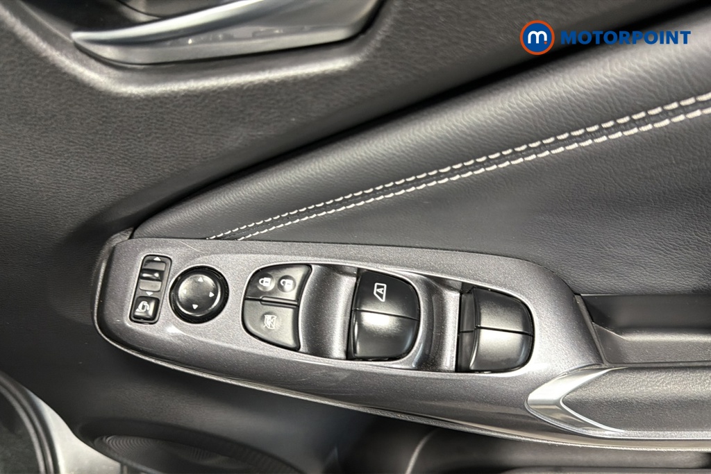 Nissan Juke N-Connecta Automatic Petrol SUV - Stock Number (1662712) - 19th supplementary image