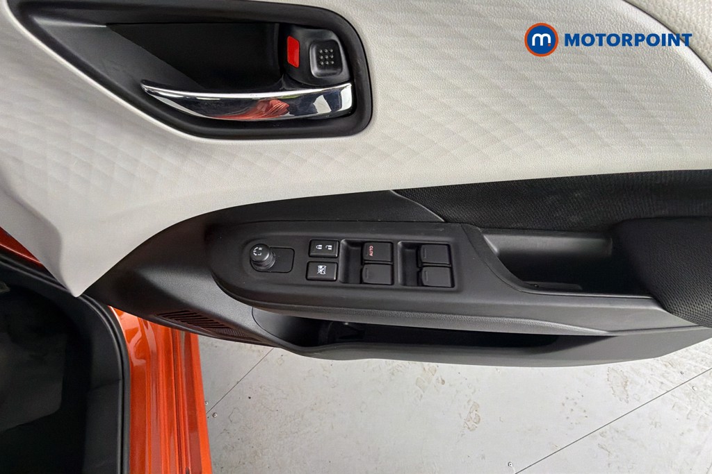 Suzuki Swift Motion Manual Petrol Hatchback - Stock Number (1662836) - 20th supplementary image