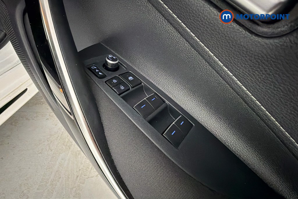 Toyota Corolla Gr Sport Automatic Petrol-Electric Hybrid Hatchback - Stock Number (1663101) - 20th supplementary image