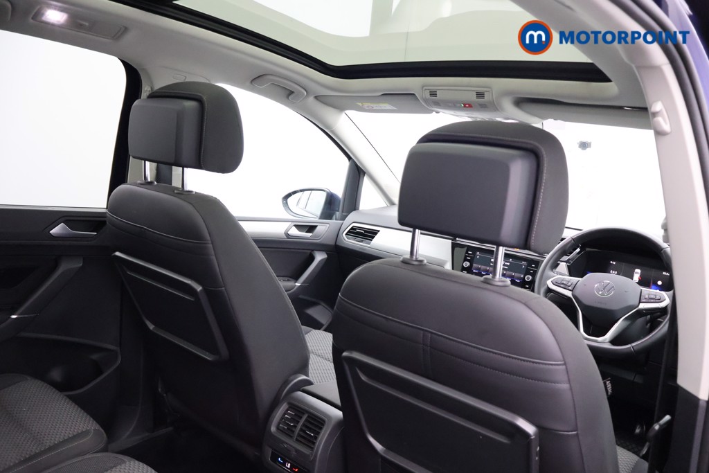 Volkswagen Golf R-Line Manual Petrol Hatchback - Stock Number (1663313) - 1st supplementary image