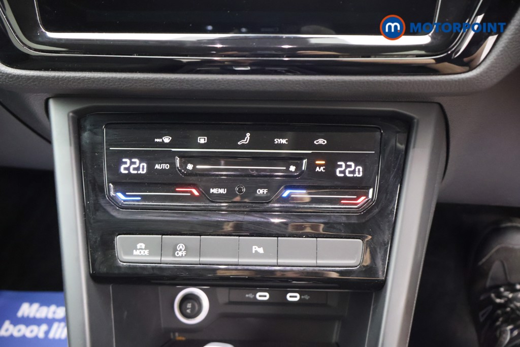 Volkswagen Touran SEL Automatic Petrol People Carrier - Stock Number (1663478) - 9th supplementary image