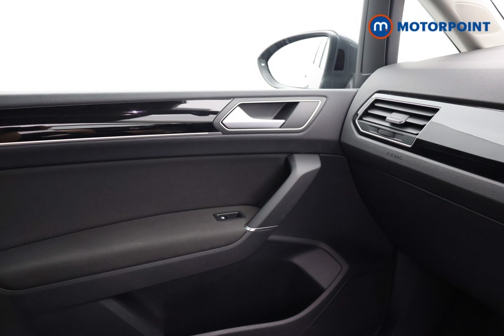 Volkswagen Touran SEL Automatic Petrol People Carrier - Stock Number (1663478) - 13th supplementary image