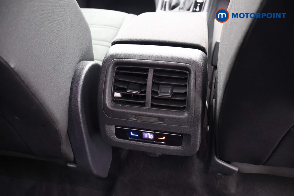 Volkswagen Touran SEL Automatic Petrol People Carrier - Stock Number (1663478) - 21st supplementary image