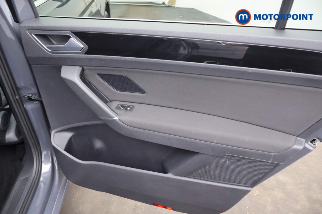 Volkswagen Touran SEL Automatic Petrol People Carrier - Stock Number (1663478) - 23rd supplementary image