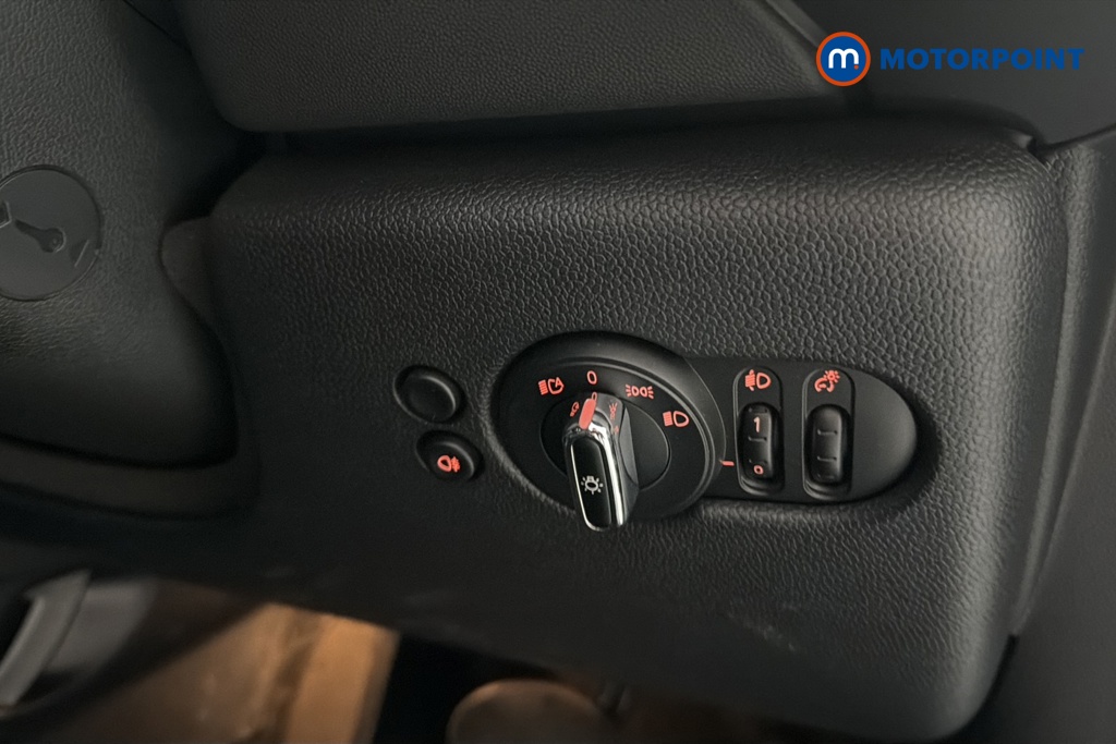 Mini Hatchback Cooper Exclusive Automatic Petrol Hatchback - Stock Number (1664290) - 11th supplementary image