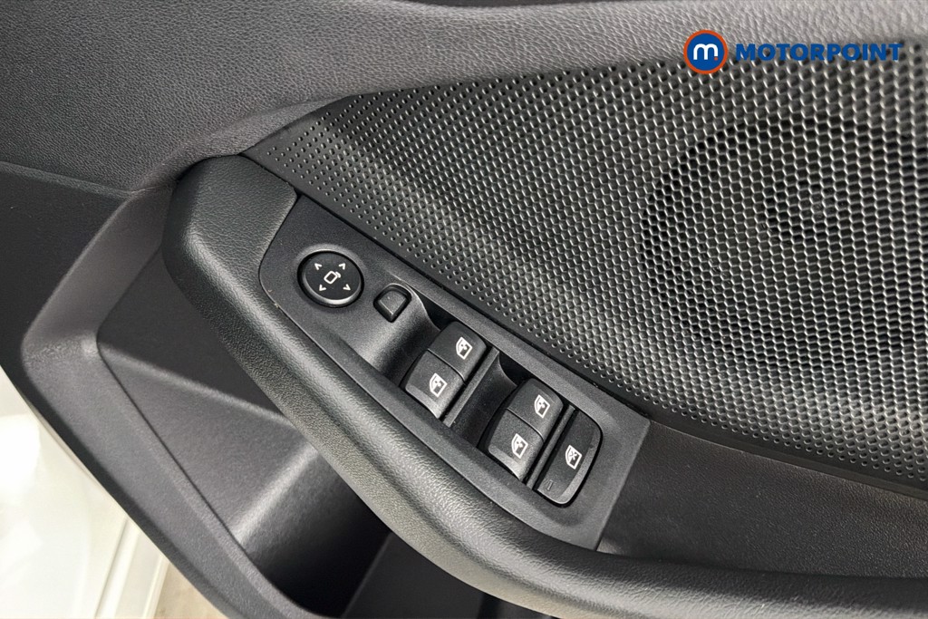 BMW 1 Series SE Manual Petrol Hatchback - Stock Number (1664440) - 20th supplementary image