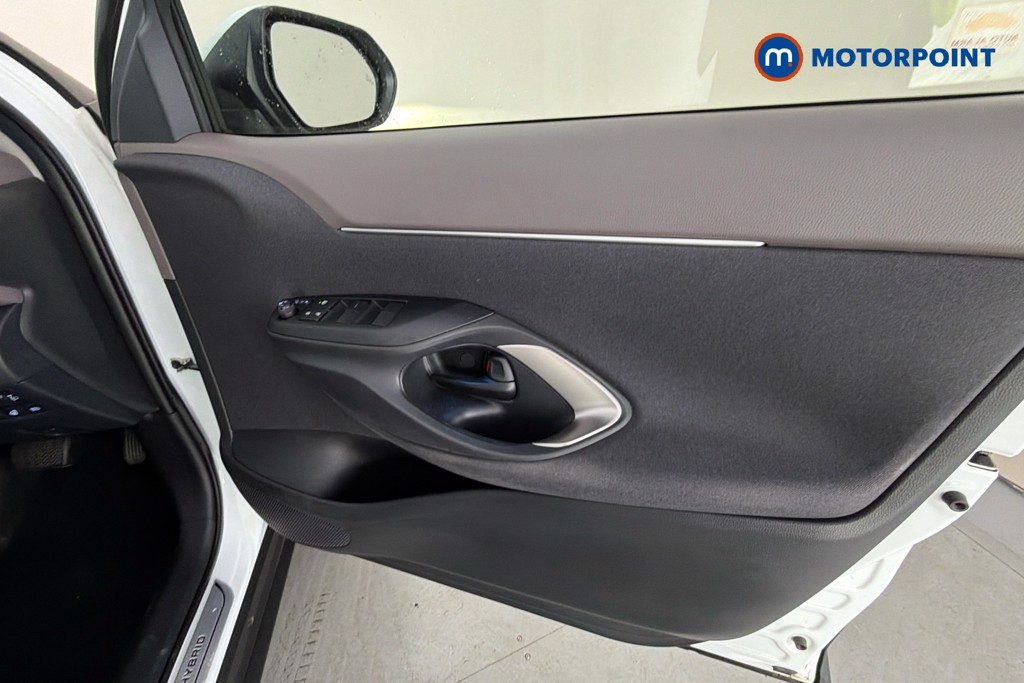 Toyota Yaris Cross Excel Automatic Petrol-Electric Hybrid Estate - Stock Number (1664634) - 19th supplementary image