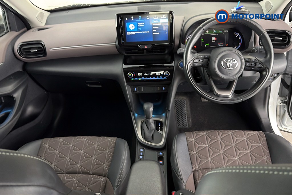 Toyota Yaris Cross Excel Automatic Petrol-Electric Hybrid Estate - Stock Number (1664634) - 1st supplementary image