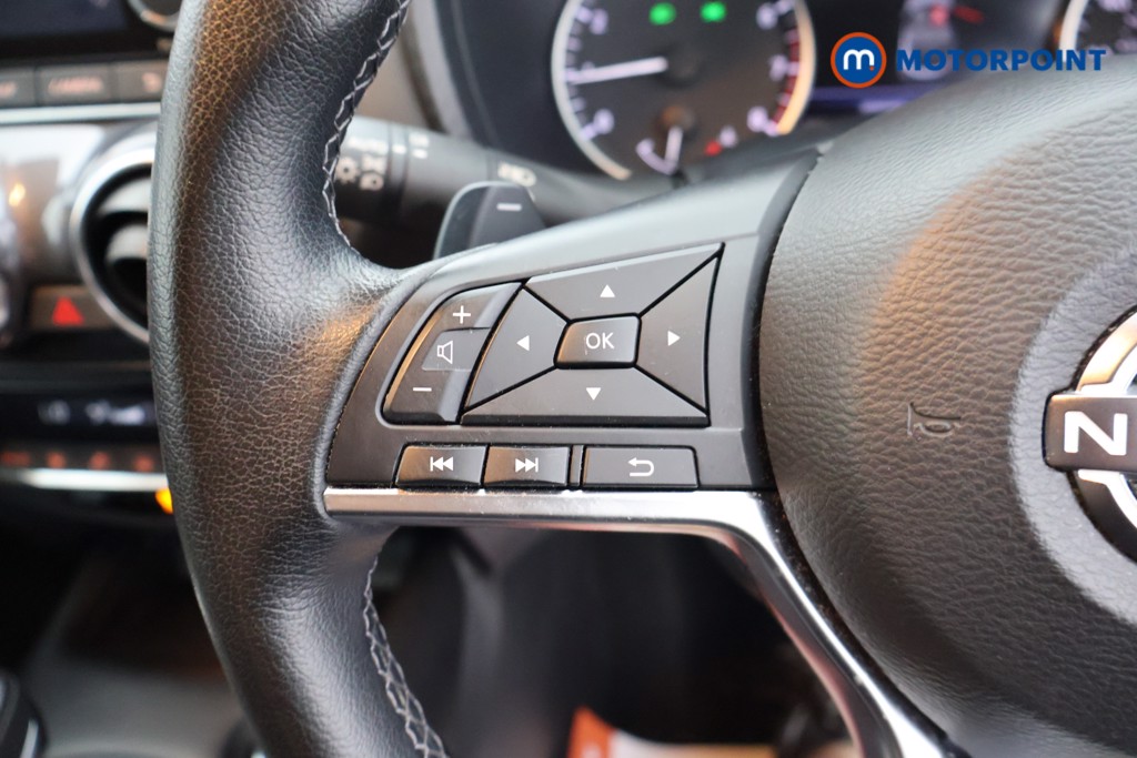Nissan Juke N-Connecta Automatic Petrol SUV - Stock Number (1665098) - 2nd supplementary image