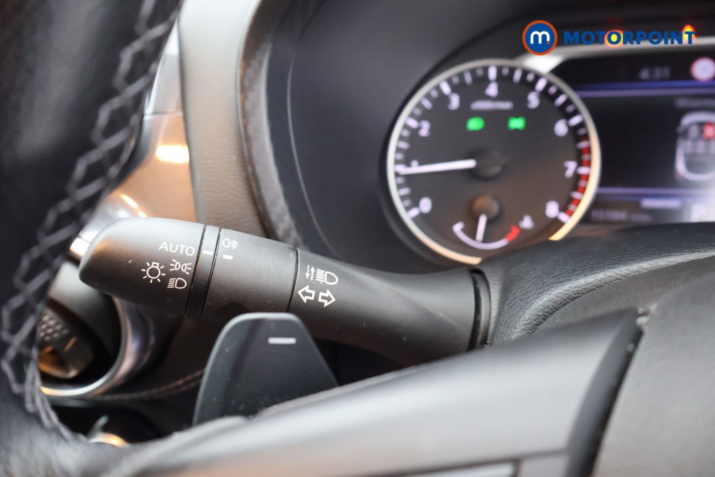 Nissan Juke N-Connecta Automatic Petrol SUV - Stock Number (1665098) - 5th supplementary image
