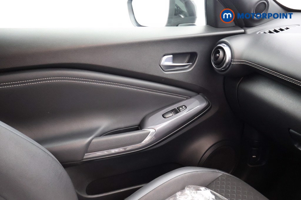 Nissan Juke N-Connecta Automatic Petrol SUV - Stock Number (1665098) - 11th supplementary image